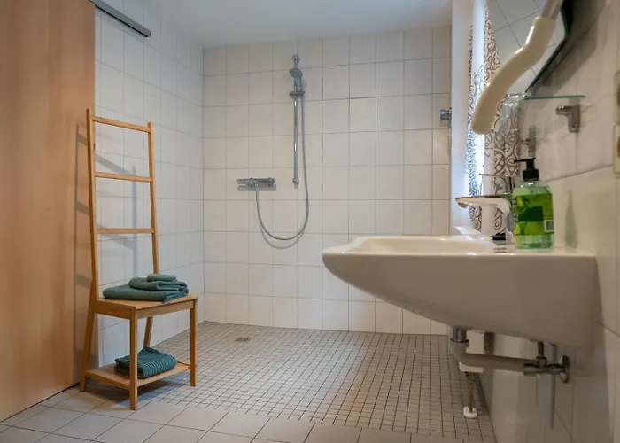 Neu! Andreas راديبول